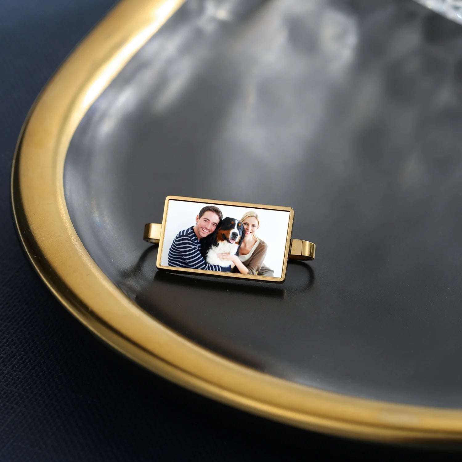 Smart Watch with Stylish Decorative Strap